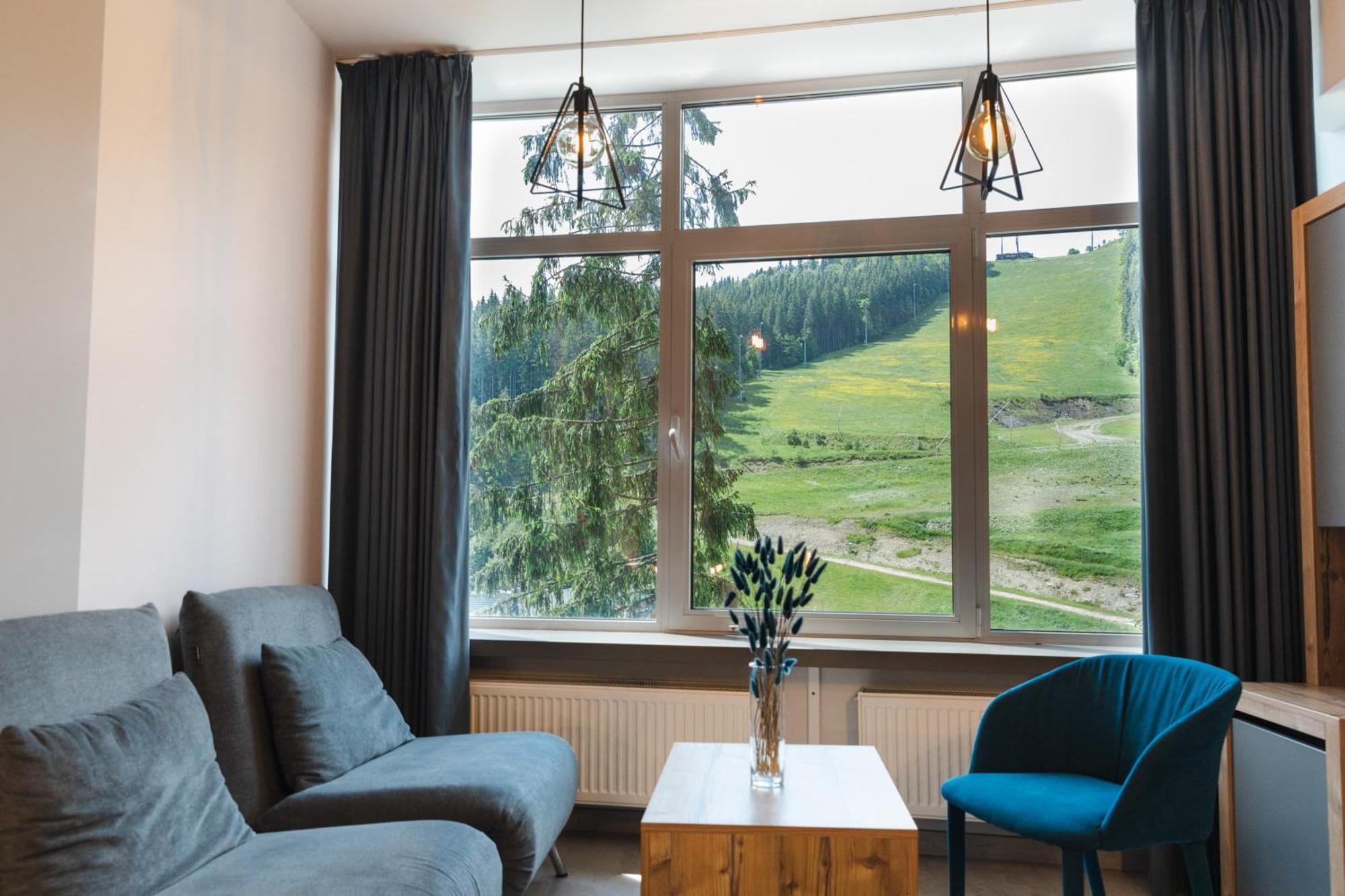 Blue Mountain Hotel Bukovel Eksteriør billede