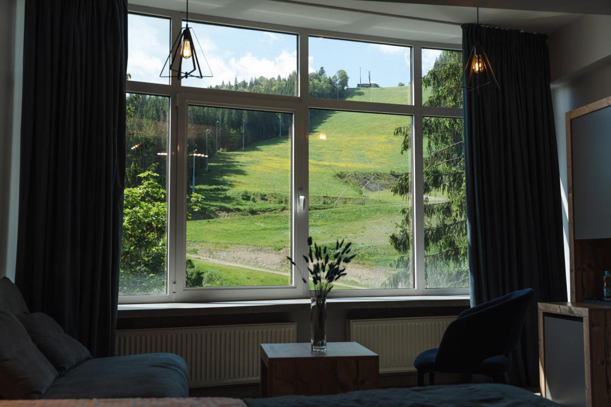 Blue Mountain Hotel Bukovel Eksteriør billede