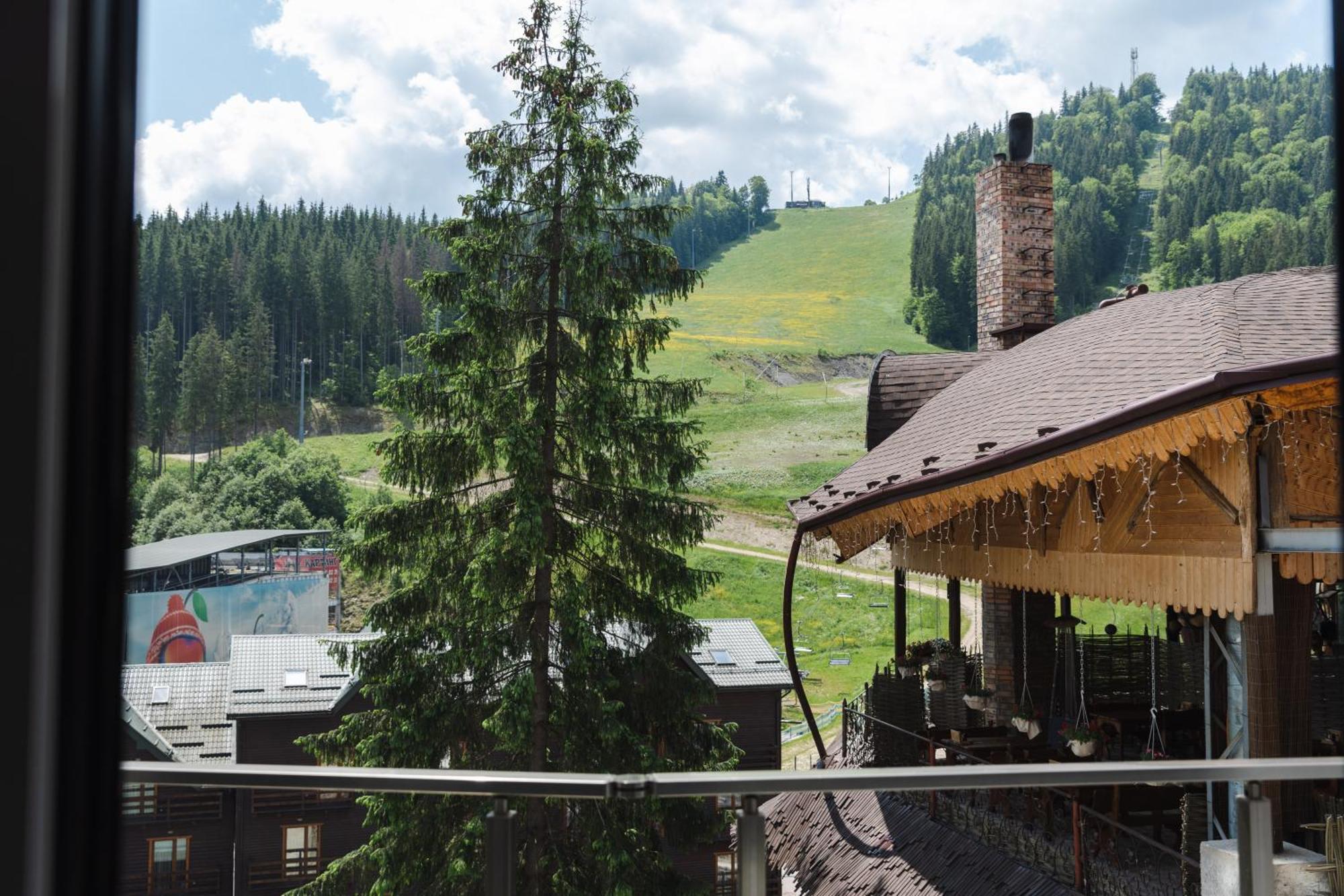Blue Mountain Hotel Bukovel Værelse billede